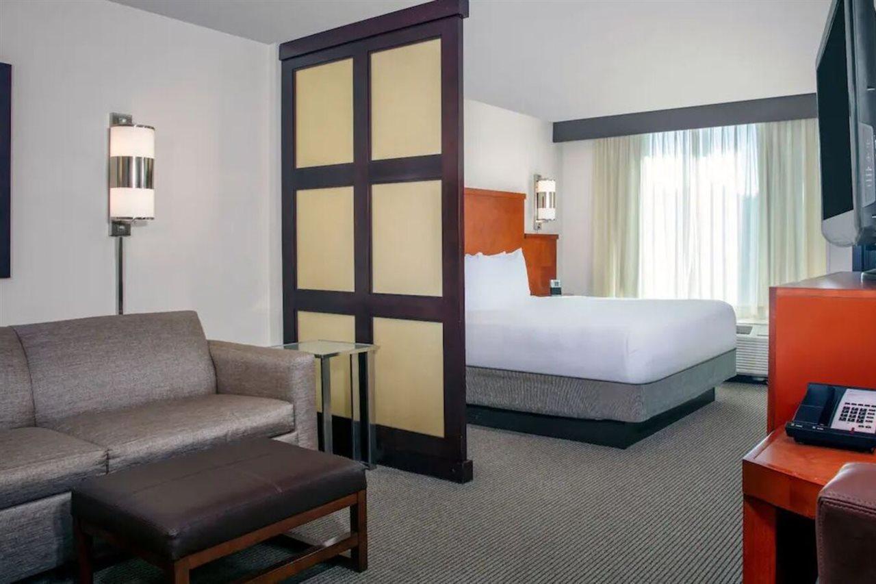 Hyatt Place Raleigh Cary Экстерьер фото